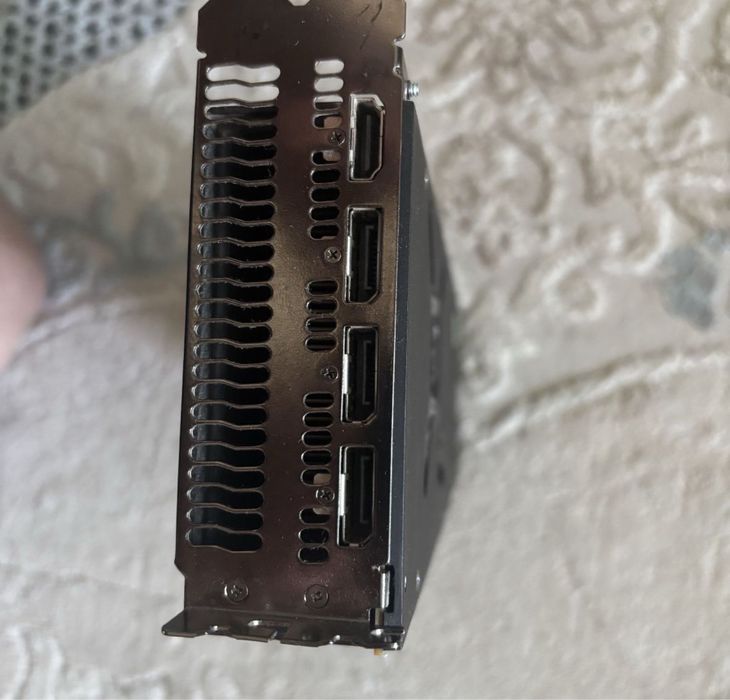 Продам видеокарту Radeon RX Vega 56