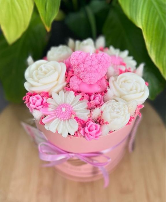 Ароматни свещи за подарък.