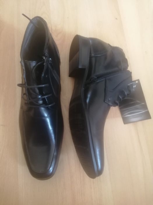 Нови  обувки, номер 41.и 44 номер