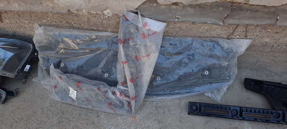 Авто запчасти на авто Hongqi e-qm5