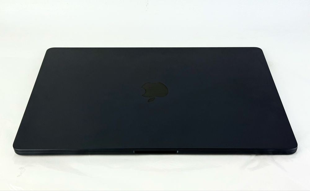 КАТО НОВ! Apple MacBook Air 15 M3 2024 8RAM 256GB Midnight Гаранция!