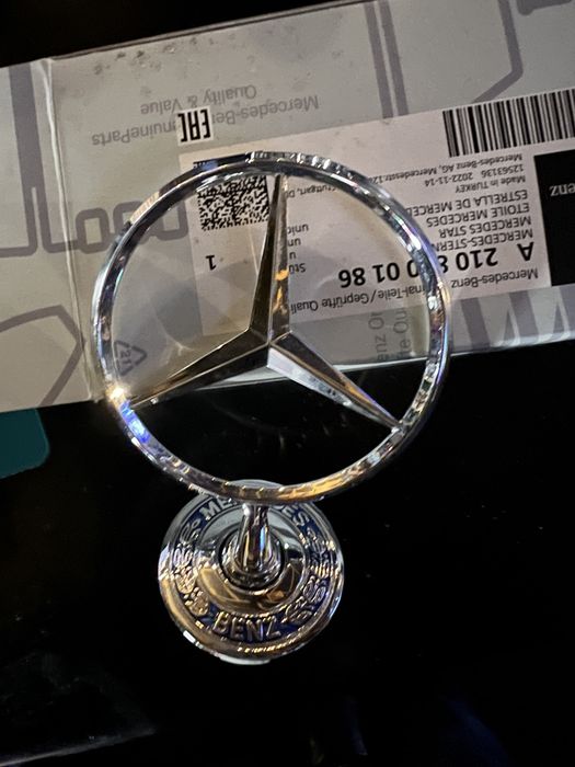 Емблема Мерцедес