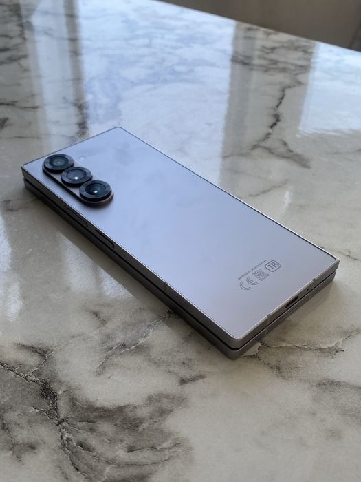Продам Samsung Galaxy Z Fold 6