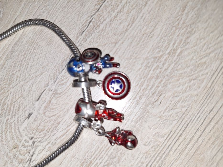 Pandora marvel серебро