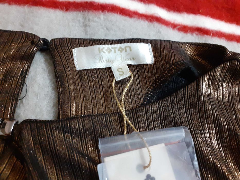 Феерична златиста блуза за парти