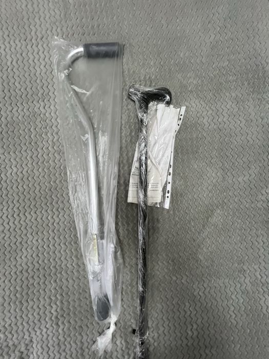 Продам трость регулируемая с шипом