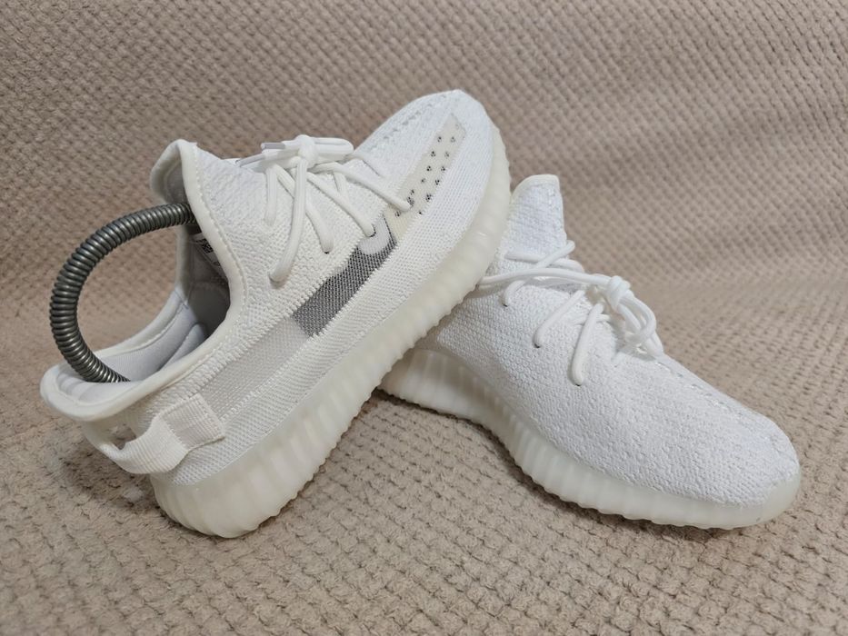 Adidas Yeezy  nr 41-45 pret 350 lei