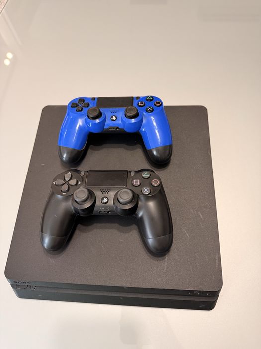 PS4 slim 500gb + 2 джойстика