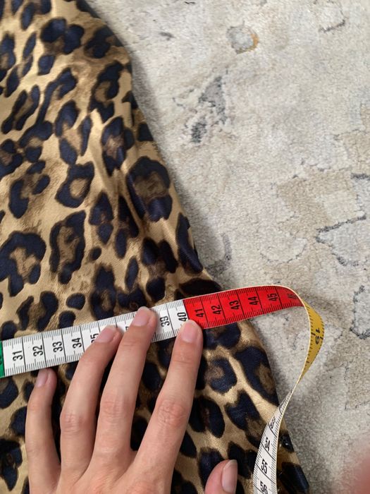 H&M fusta de satin nouă