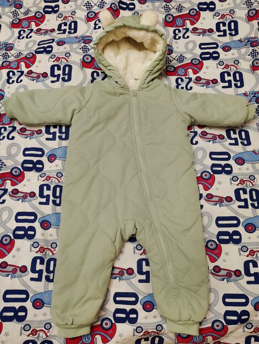 Продавам зимни гащеризони размер 98