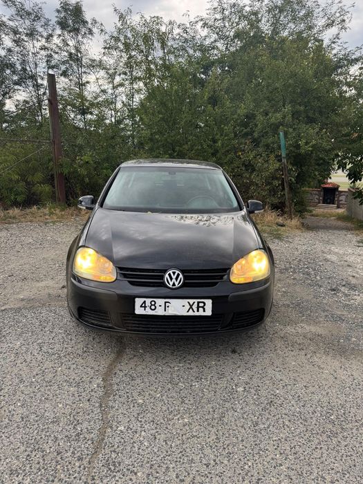 Продавам Голф 5 1.6 FSI 115кс. на ЧАСТИ Имам над 18 Голфа на ЧАСТИ