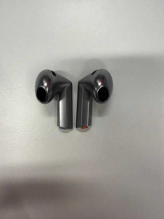 Samsung Buds 3 Utilizate, dar stare perfecta de functionare. Garantie