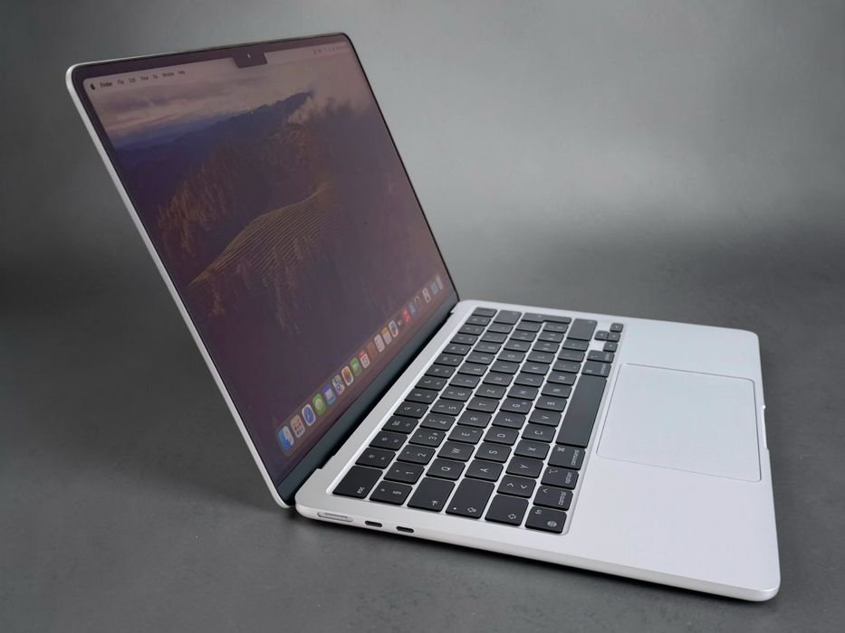 НОВ! MacBook Air M3 13.6” M3 8RAM 256GB Space Gray / Silver Гаранция!