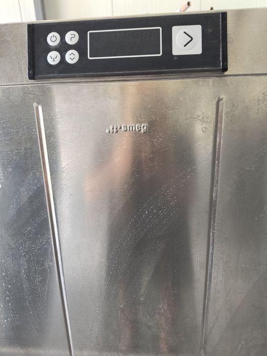 Конзолна -- комбинирана за тави , касетки, чинии и чаши -- 2022 година