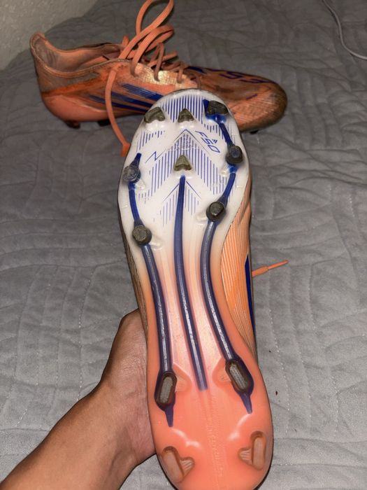 Продаю бутсы Adidas f50