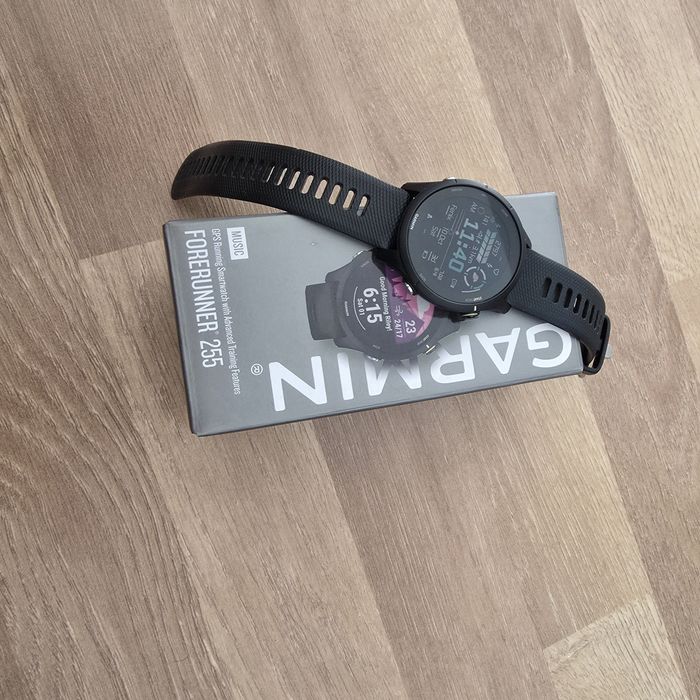 Garmin Forerunner 255 Music ( ca nou), nu Fenix