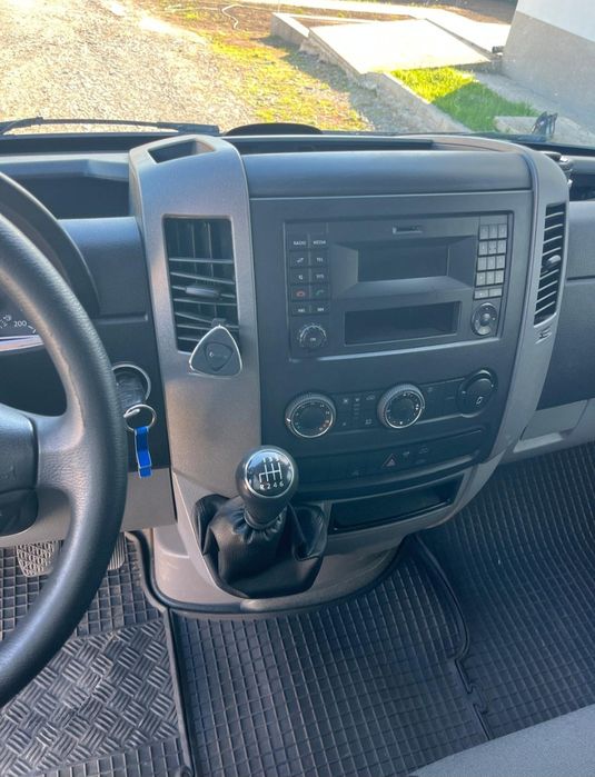 Vând Volkswagen Crafter