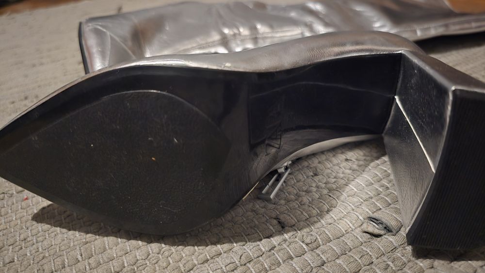 Сребристи ботуши Зара