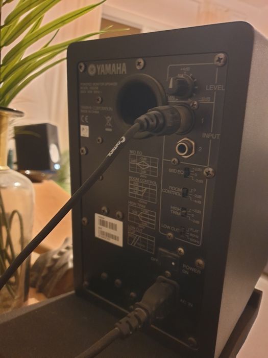 Yamaha HS50M studio monitors