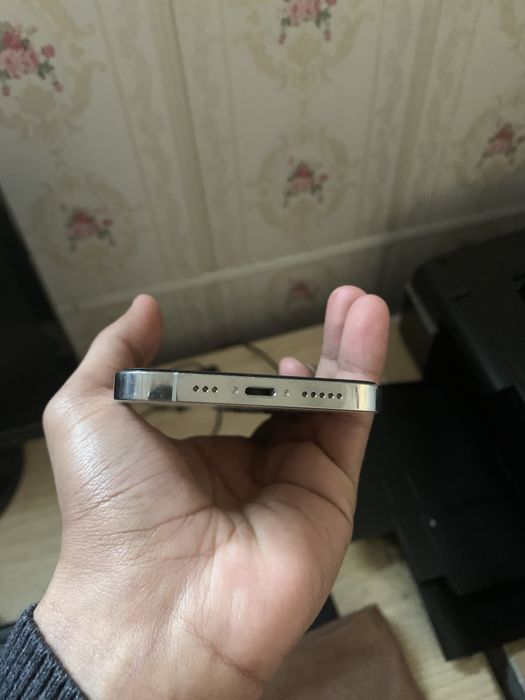 Iphone 12pro…………