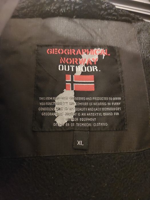 Продавам оригинално мъжко яке ХЛ