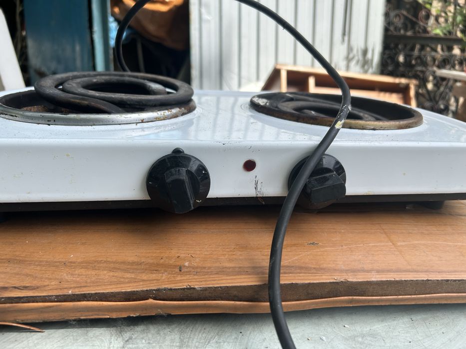 Продам электроплитку 2 комфорки