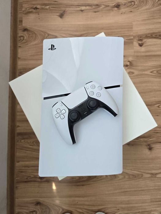 PlayStation 5 (PS5) Disk Edition – отлична, комплект – 410 €
