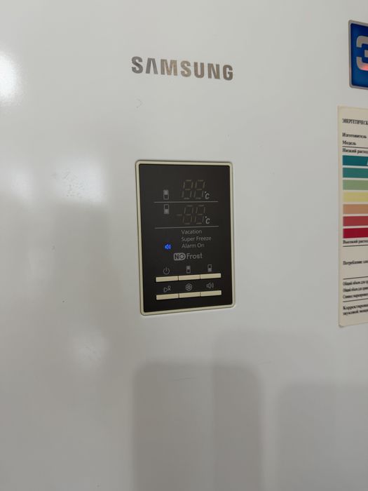 В продаже холодильник Samsung