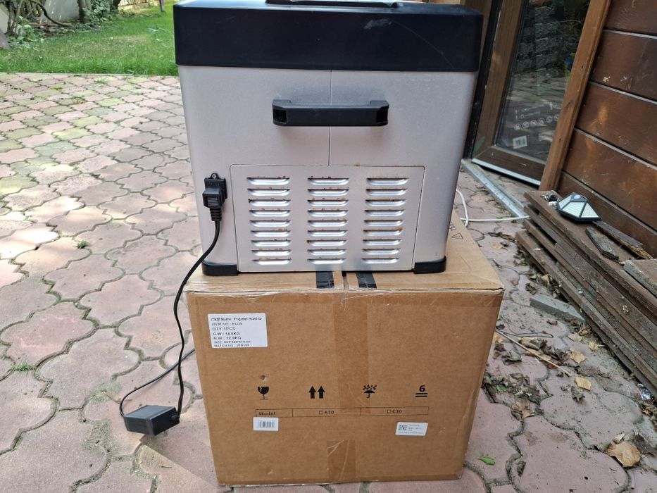 Frigider auto 12/24/220V cu compresor 37 litri nou, Bluetooth