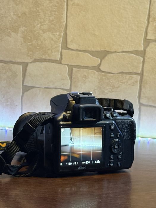 Aparat foto DSLR Nikon D3500 + Obiectiv AF-P NIKKOR 18-55mm G + Geantă