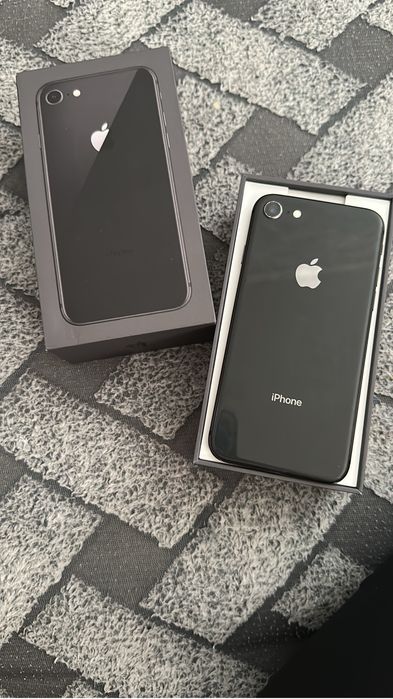 продается iPhone 8, идеалоное состояние.