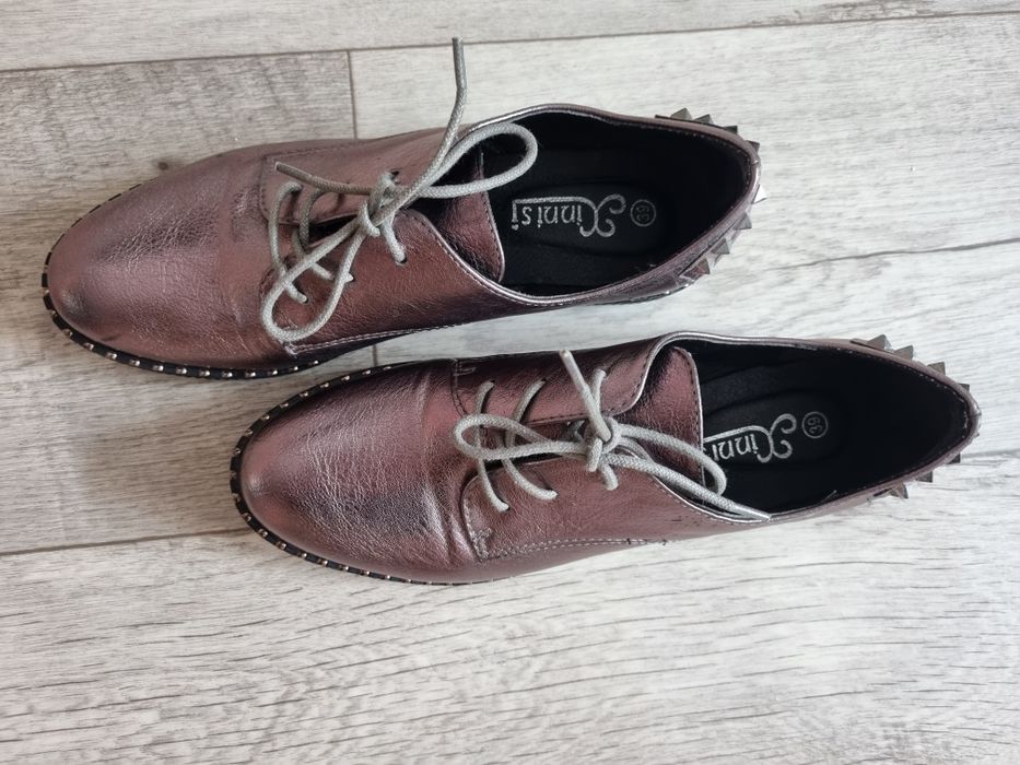 Продам женскую обувь