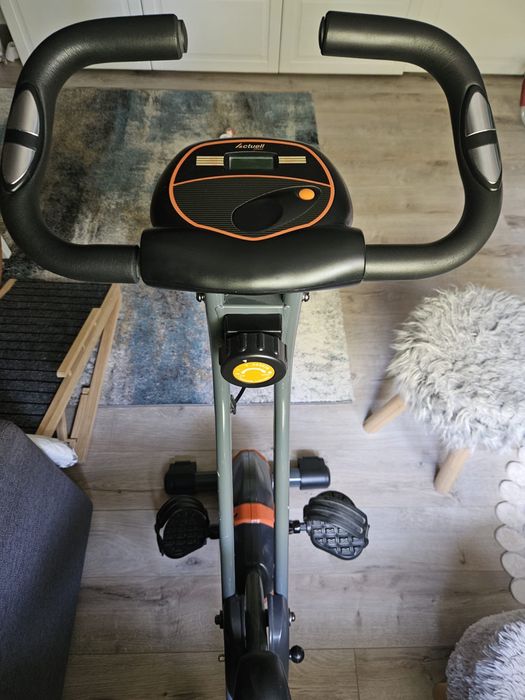 Bicicleta statica pliabila