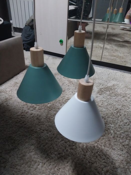 Продам 2 подвесные люстры