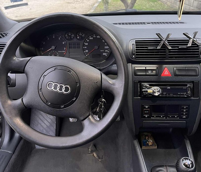 Продавам на части