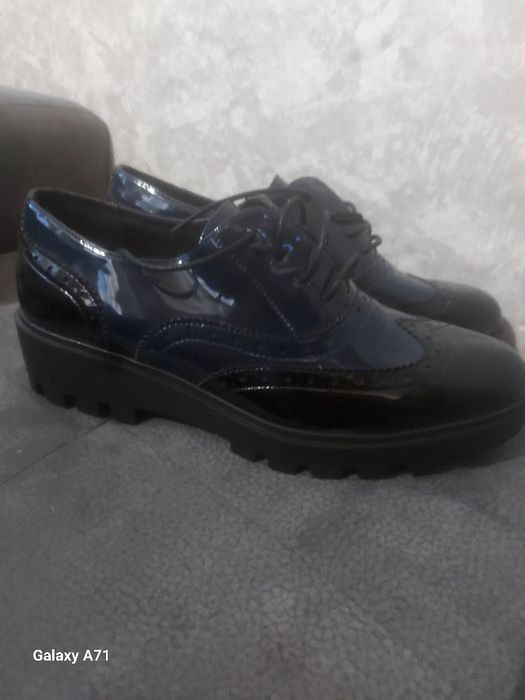 Чисто нови обувки