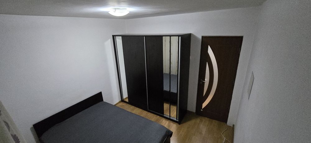 Închiriez apartament 3 camere zona Craiovita Orizont