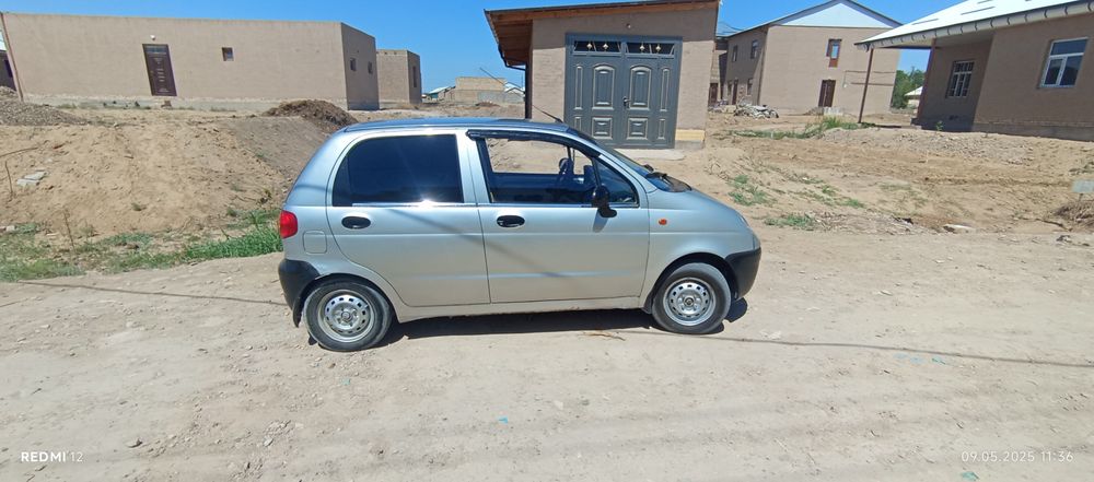 Матиз 2006 сотилади матор ремонт болган, олдинги 2 балон тоза удар йок