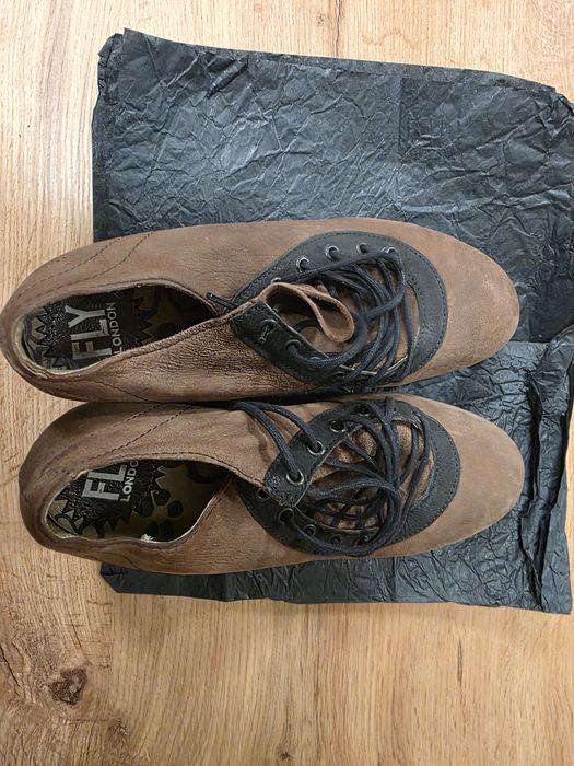 Обувки Fly London