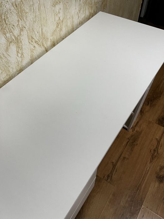 Продаю два стола в идеальном состоянии!