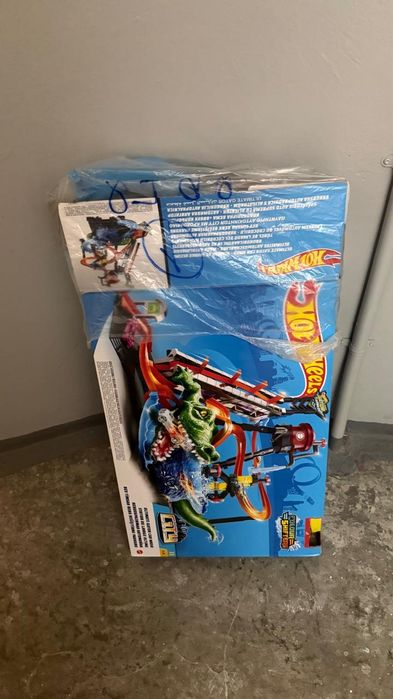 Трек Hot Wheels Автомойка крокодил