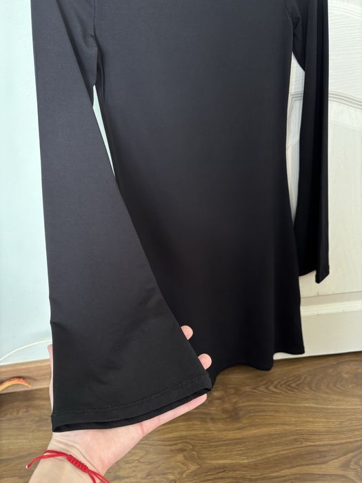 Черна дамска рокля