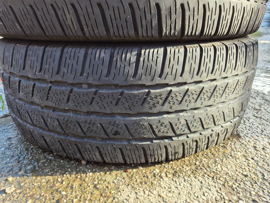 4 Anvelope de IARNA - 225/65/16C Continental impecabile DOT 2022
