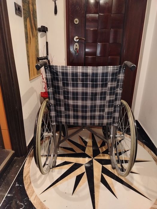 Cărucior pentru handicapați,sau persoane în vârstă
