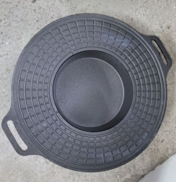 Disc din fontă cu zonă centrală tip „cratiță” – ideal pentru gătit afr