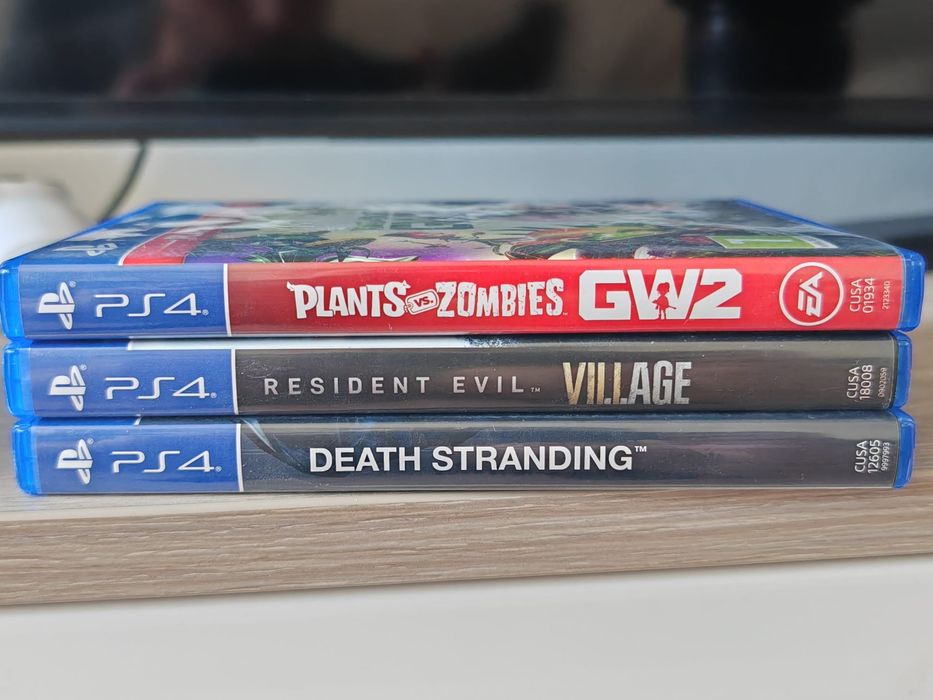 Playstation 4 pro + 2 console +3 jocuri