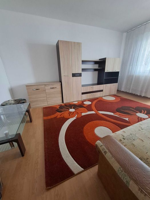 Proprietar inchiriez apartament 3 camere