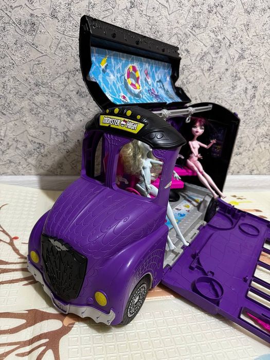 Куклы монстер хай + автобус оригинал.