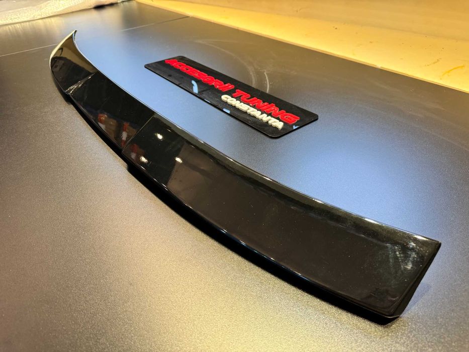 Eleron Luneta - Skoda Superb Mk3 Negru Lucios