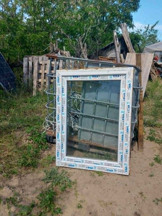 Продавам дограма, прозорци.